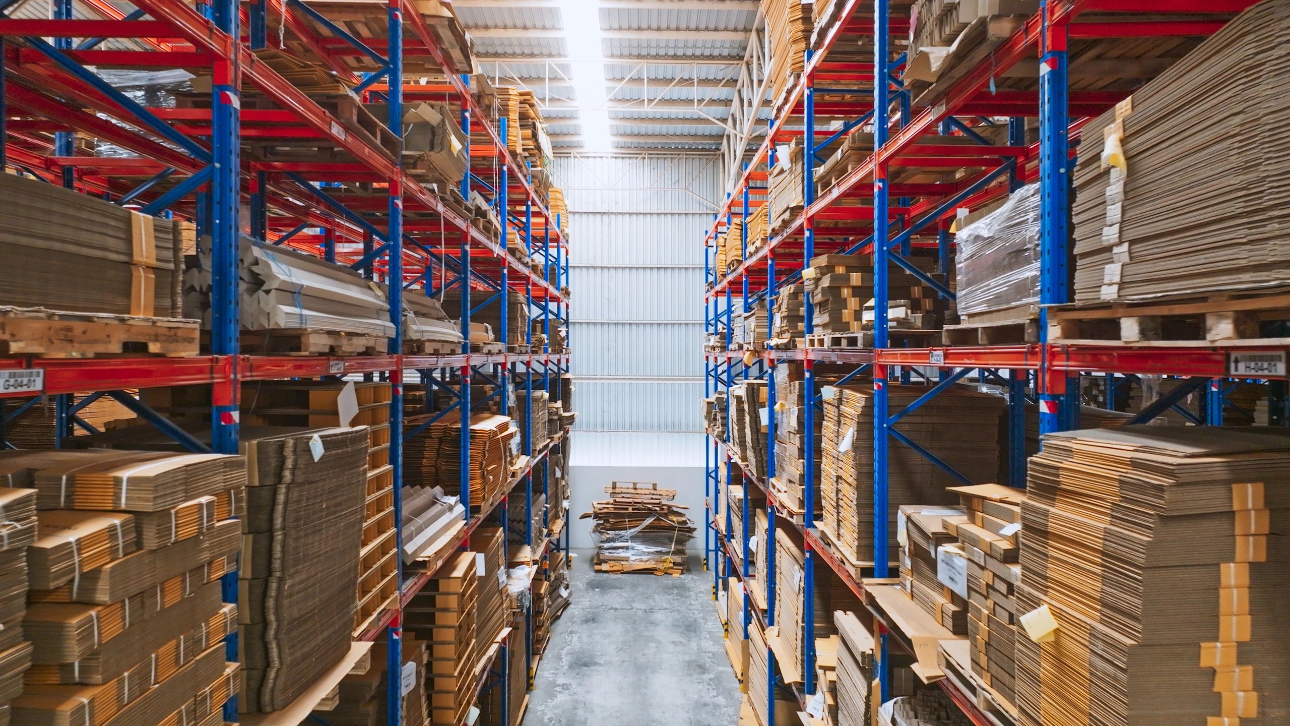 Organized warehouse inventory supporting fast contractor fulfillment